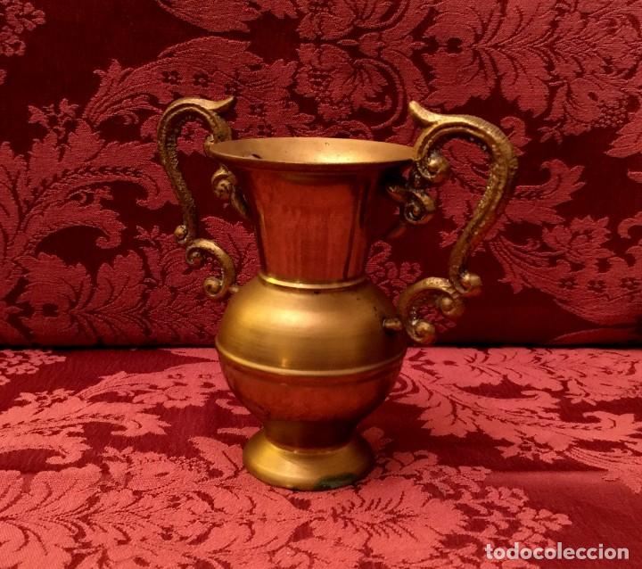 Antig&uuml;edades: ANTIGUO JARR&Oacute;N - FLORERO DE BRONCE. - Foto 4