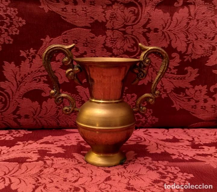 Antig&uuml;edades: ANTIGUO JARR&Oacute;N - FLORERO DE BRONCE. - Foto 5