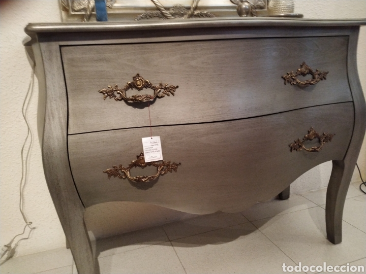 Antig&uuml;edades: C&oacute;moda madera maciza - Foto 1