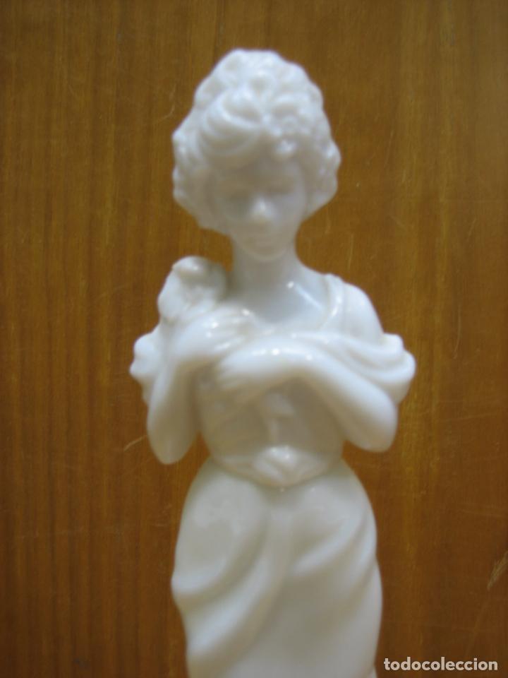 Antig&uuml;edades: Figura de cristal y plastico de Avon - Foto 1