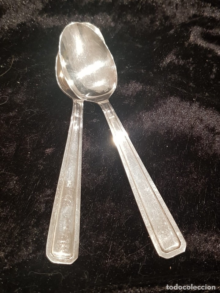 Antig&uuml;edades: Dos cucharas de postre , ba&ntilde;o de plata. - Foto 4