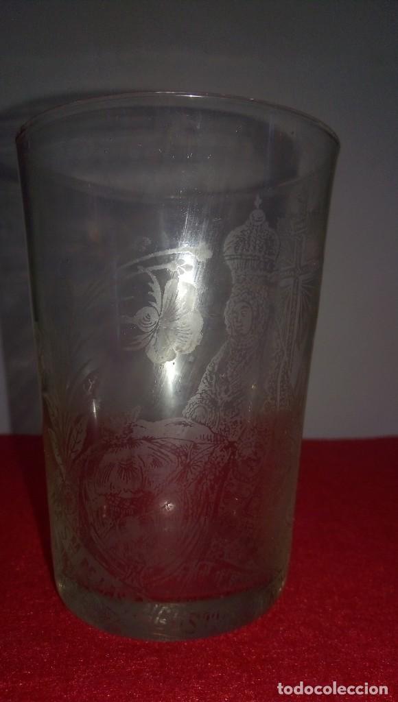 Antig&uuml;edades: VASO CRISTAL ANTIGUO NUESTRA SE&Ntilde;ORA DE LAS ANGUSTIAS PATRONA DE GRANADA