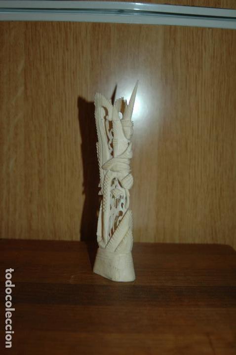 Antiquit&eacute;s: RARA ESCULTURA TALLADA SOBRE HUESO TAMA&Ntilde;O 18X5 CTM VER FOTOS