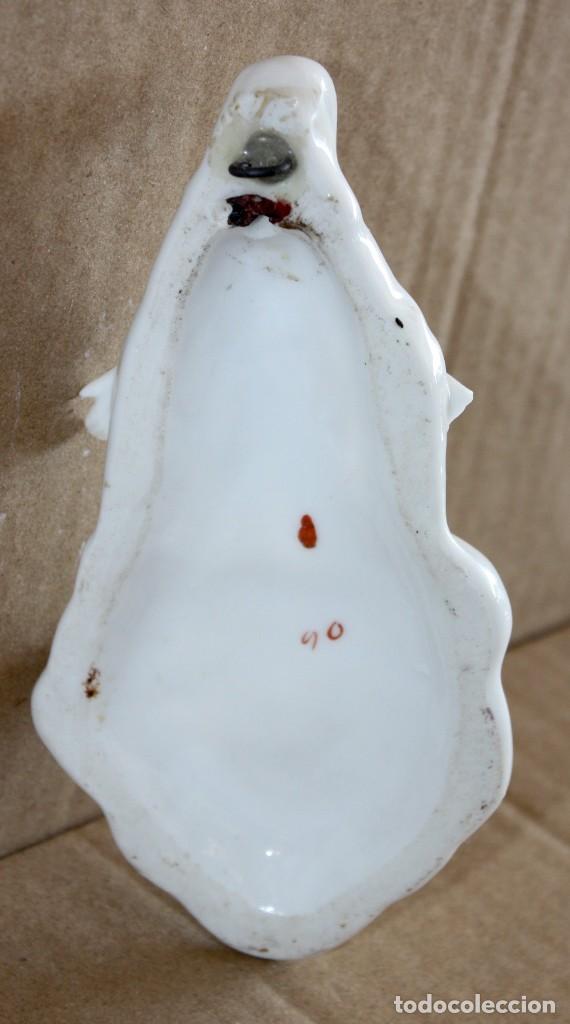 Antig&uuml;edades: BENDITERA DE PORCELANA-VIRGEN. - Foto 2