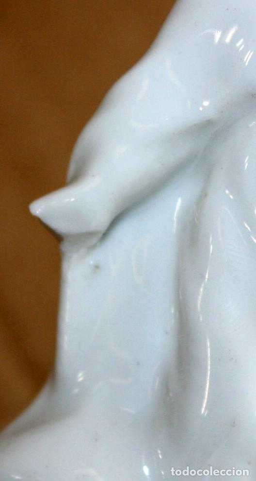 Antig&uuml;edades: BENDITERA DE PORCELANA-VIRGEN. - Foto 5