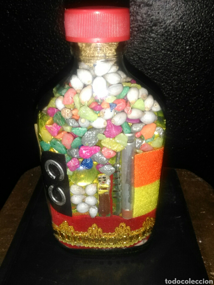 Antig&uuml;edades: Botella Santer&iacute;a muy elaborada - Foto 1