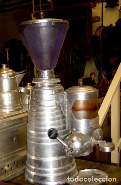 Antiquit&auml;ten: Molinillo de cafe antiguo a&ntilde;os 60. marca LOCENRY