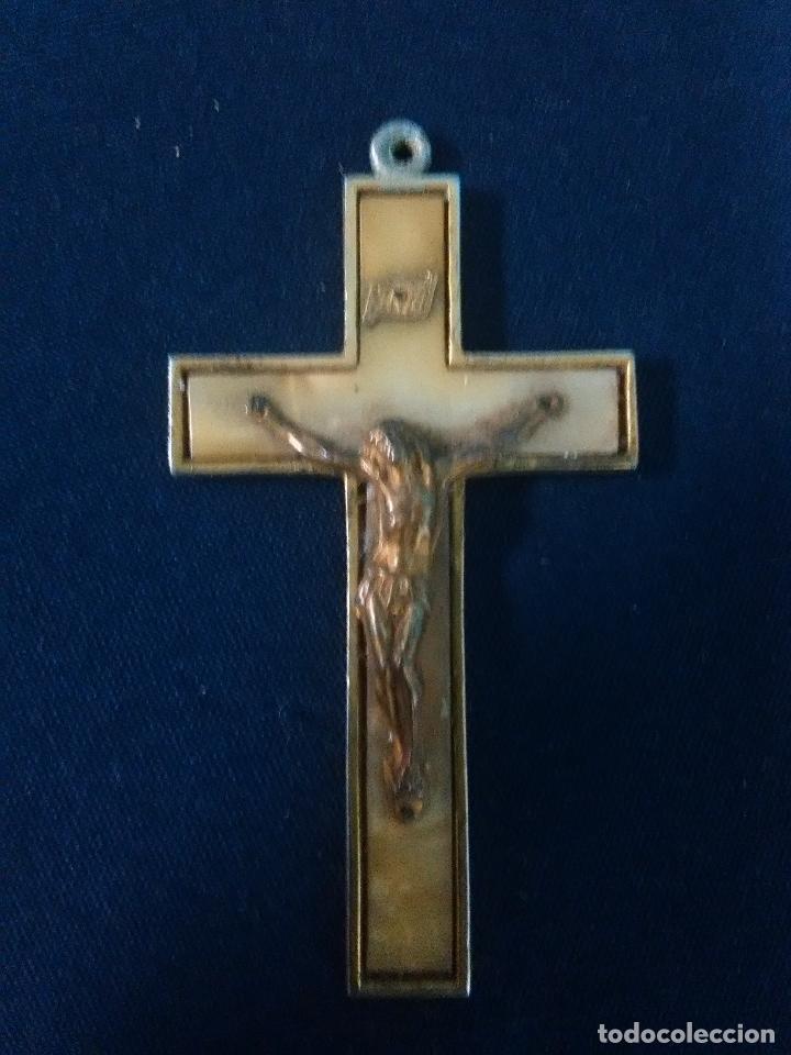Antig&uuml;edades: CRUCIFIJO NACAR Y METAL - Foto 1