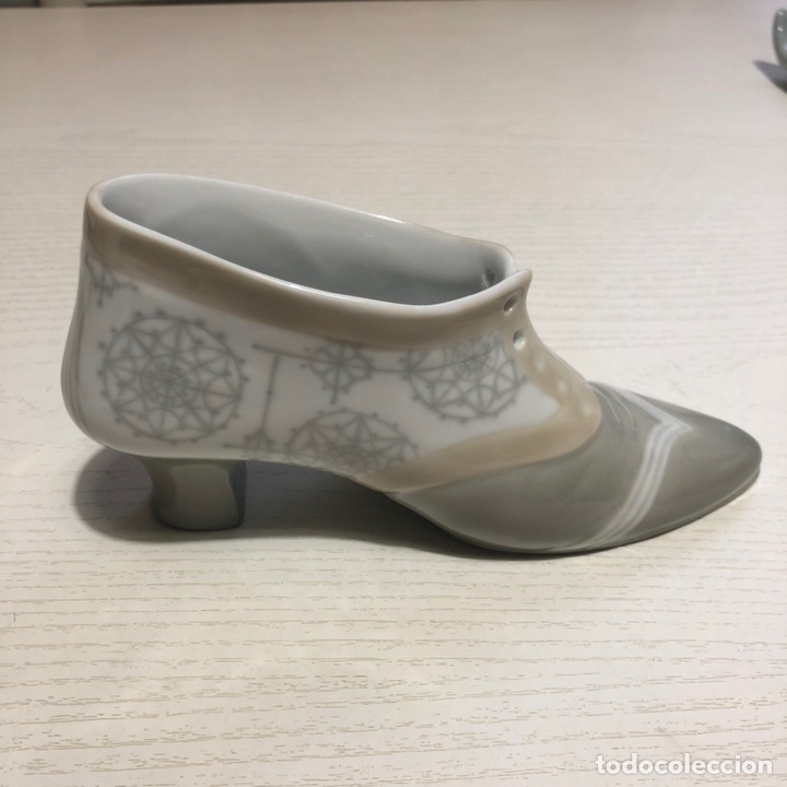 Antig&uuml;edades: REF: PP114G &ldquo;ZAPATO CON TAC&Oacute;N&rdquo; LLADR&Oacute; - Foto 1