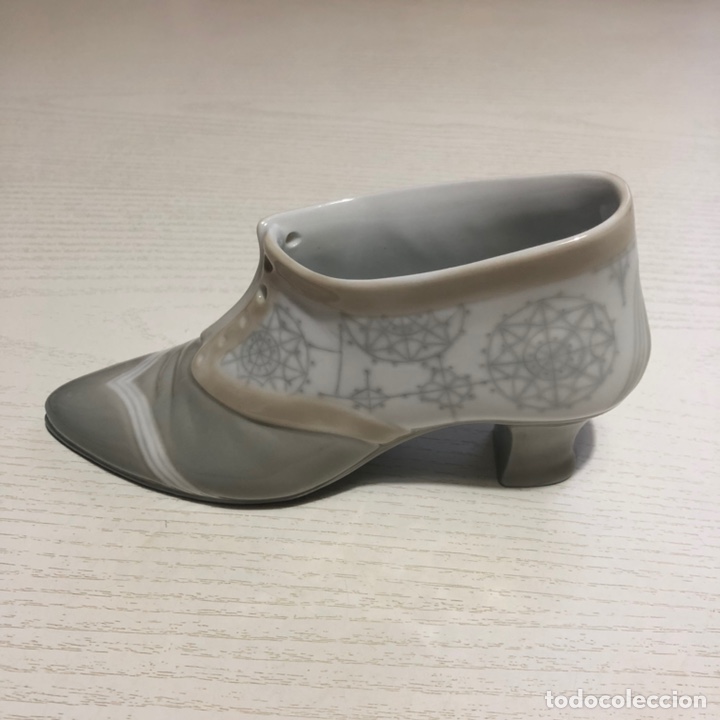 Antig&uuml;edades: REF: PP114G &ldquo;ZAPATO CON TAC&Oacute;N&rdquo; LLADR&Oacute; - Foto 3
