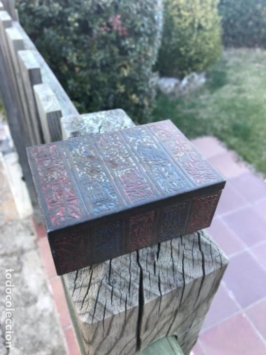 Antig&uuml;edades: Caja metal, laboread - Foto 1
