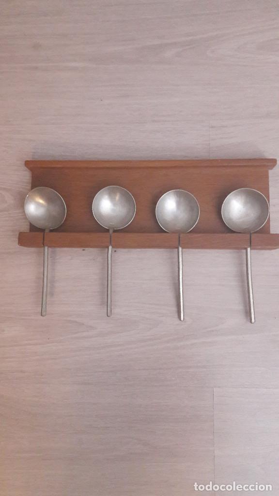Antig&uuml;edades: Cacitos presentados en madera - Foto 1