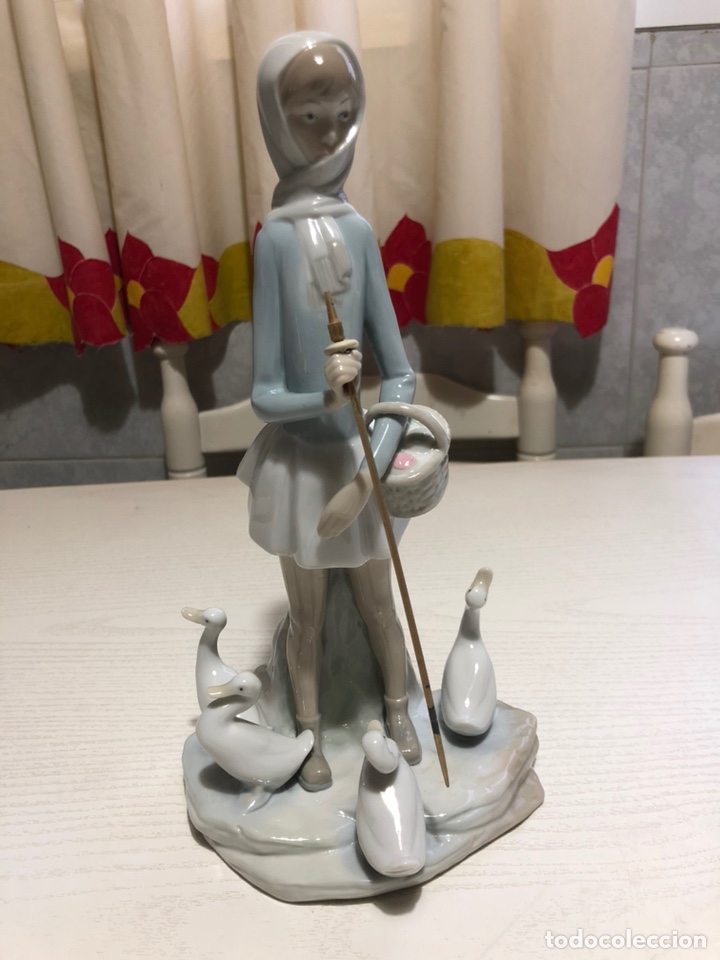Antig&uuml;edades: REF: 01004510A &ldquo;NI&Ntilde;A CUIDANDO GANSOS&rdquo; PROTOTIPO LLADR&Oacute; - Foto 11