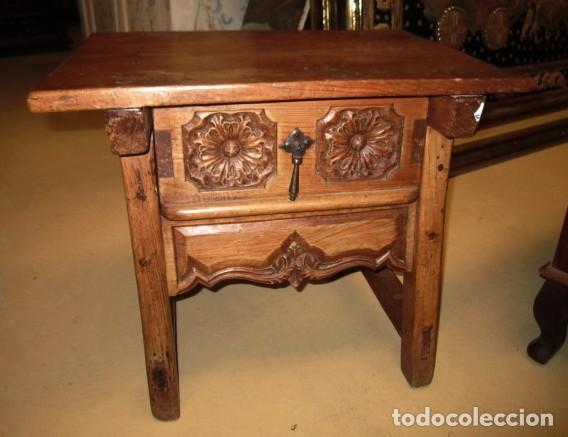 Antig&uuml;edades: Mesa tocinera rustica antigua tallada - Foto 1