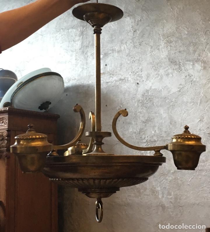 Antig&uuml;edades: L&aacute;mpara dorada en perfecto estado - Foto 1