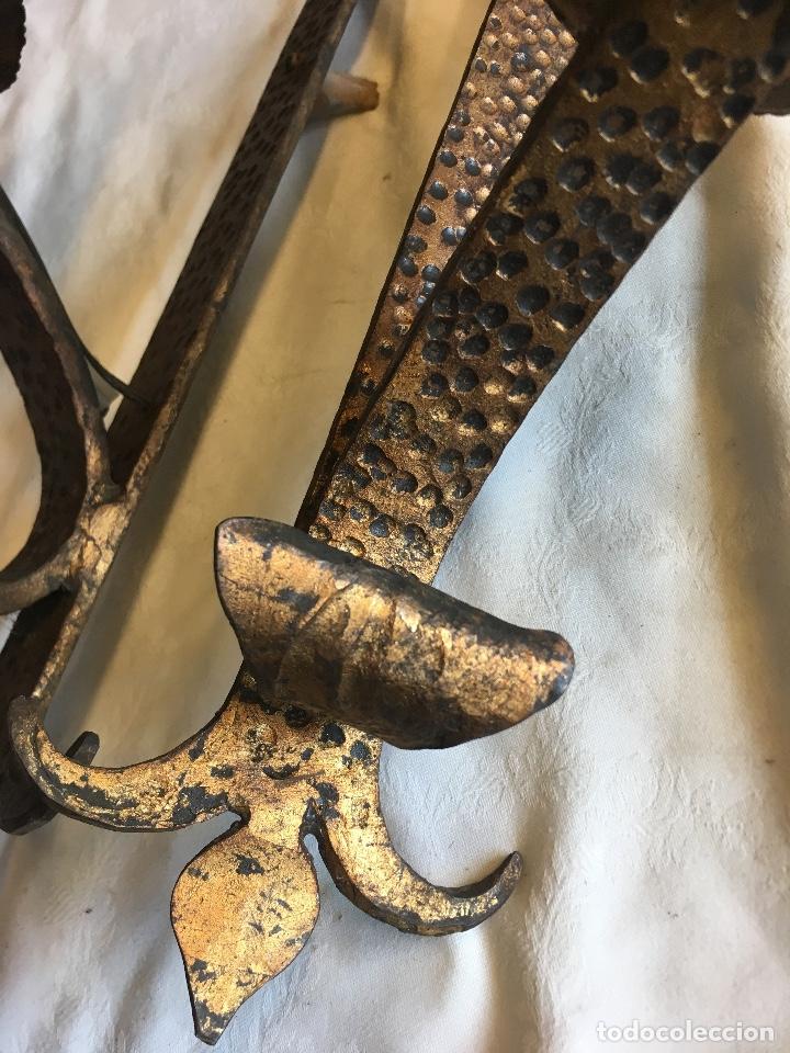Antig&uuml;edades: Apliques en forja dorada - Foto 2