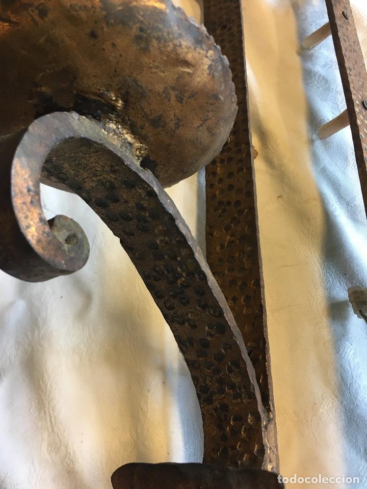 Antig&uuml;edades: Apliques en forja dorada - Foto 4