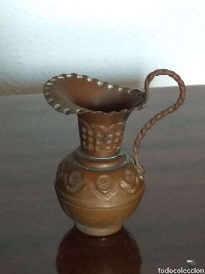 Antiques: Muy bonita jarra de cobre miniatura. 8 cms
