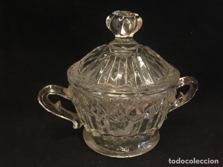 Oggetti Antichi: Curioso azucarero antiguo de peque&ntilde;o tama&ntilde;o. Mide 9cms de altura total x 7cms de diametro