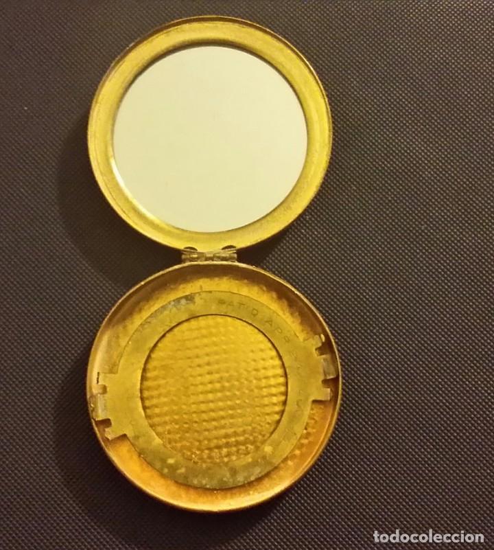 Antig&uuml;edades: HERMOSA POLVERA DE BRONCE ESMALTADA Y CRISTALITOS - Foto 9