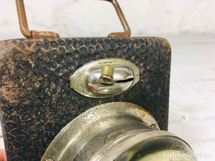 Antig&uuml;edades: ANTIGUA LINTERNA DE FERROVIARIO RECTANGULAR TIPO FAROL CON ASA Y CRISTAL DE LUPA - Foto 2