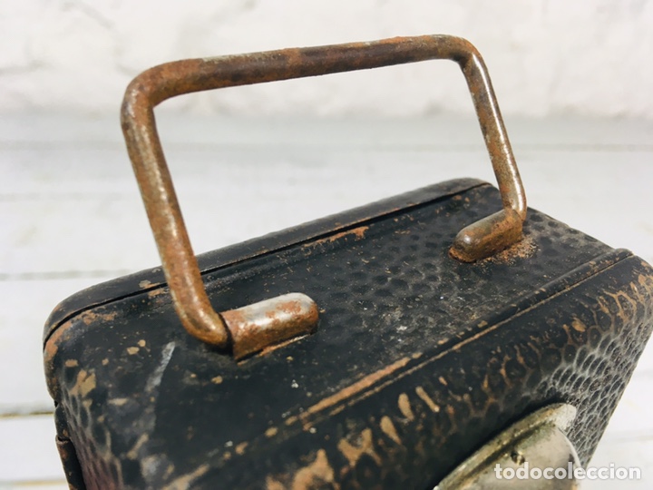 Antig&uuml;edades: ANTIGUA LINTERNA DE FERROVIARIO RECTANGULAR TIPO FAROL CON ASA Y CRISTAL DE LUPA - Foto 3