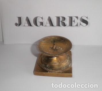 Antig&uuml;edades: VEL&Oacute;N O PORTA CIRIO DE BRONCE - Foto 1