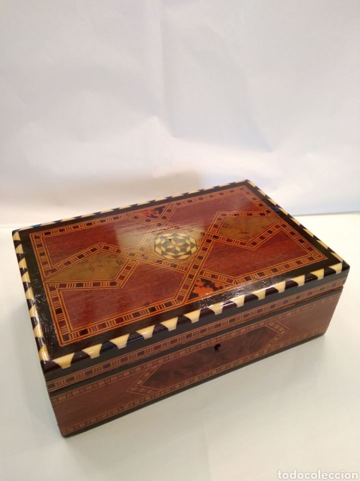 Antig&uuml;edades: Caja de taracea siglo XIX - Foto 1
