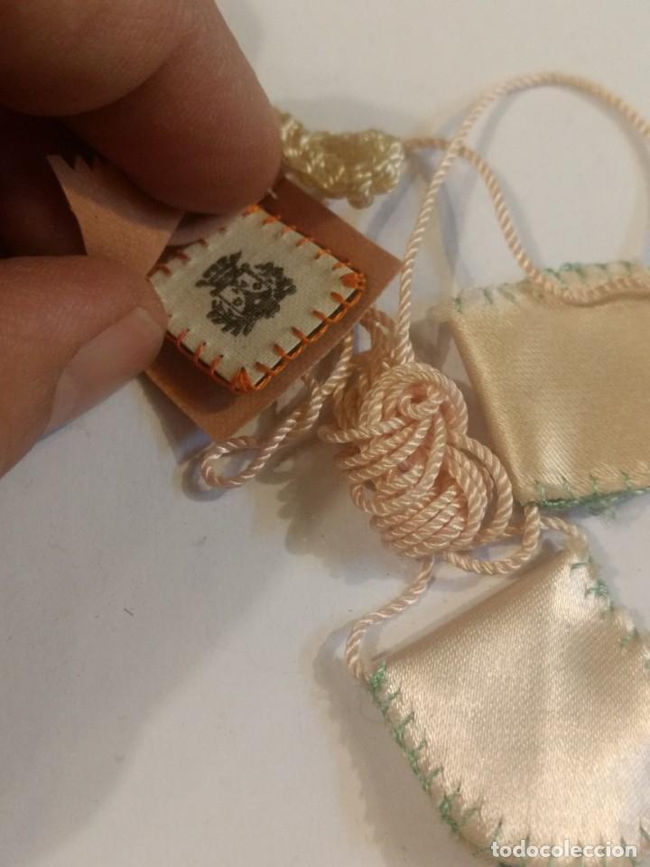 Antig&uuml;edades: Mini escapularios antiguos. Unos 2,2 cm cada uno. - Foto 4