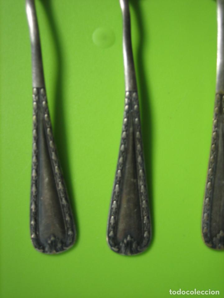 Antig&uuml;edades: Antiguas cucharas de postre en metal - Foto 5