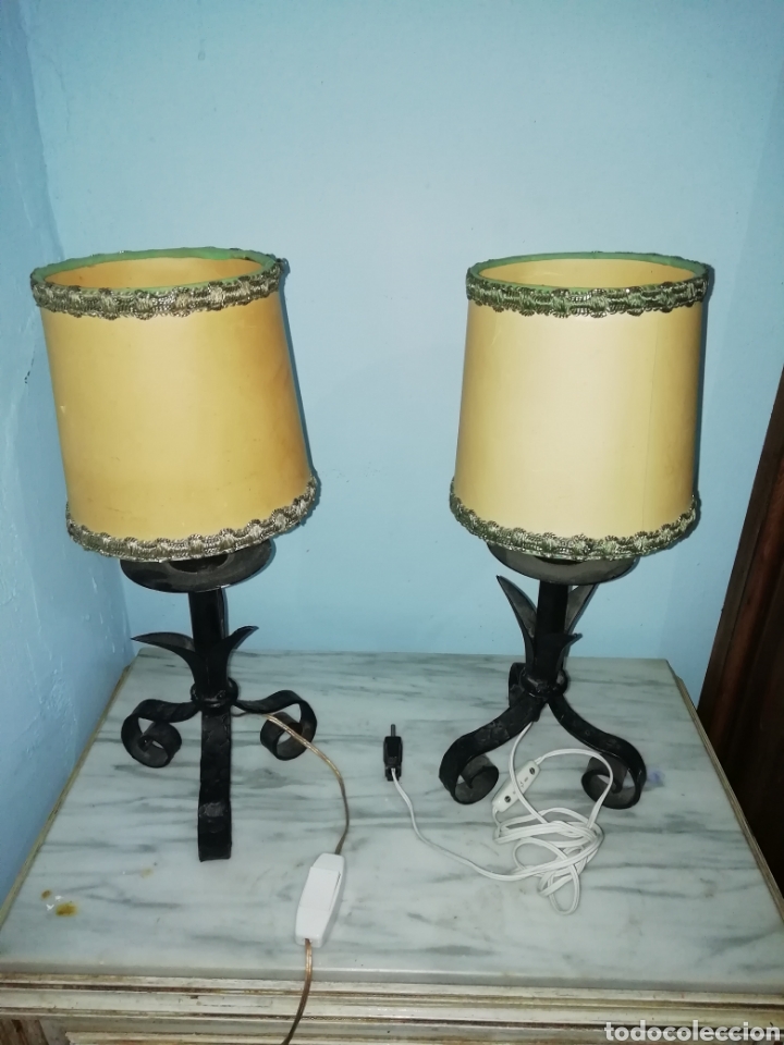 Antig&uuml;edades: Dos L&aacute;mparas de mesitas de noche - Foto 2