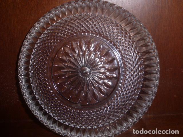 Antig&uuml;edades: ANTIGUO PLATO DE CRISTAL O VIDRIO TALLADO.