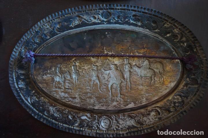 Antig&uuml;edades: bandeja plateada escena del quijote - Foto 4