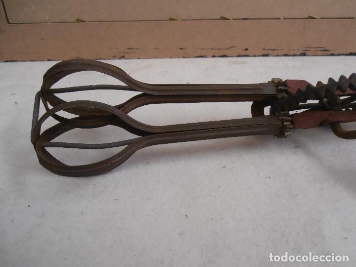 Antig&uuml;edades: ANTIGUO BATIDOR MANUAL - MANGO MADERA - Foto 3