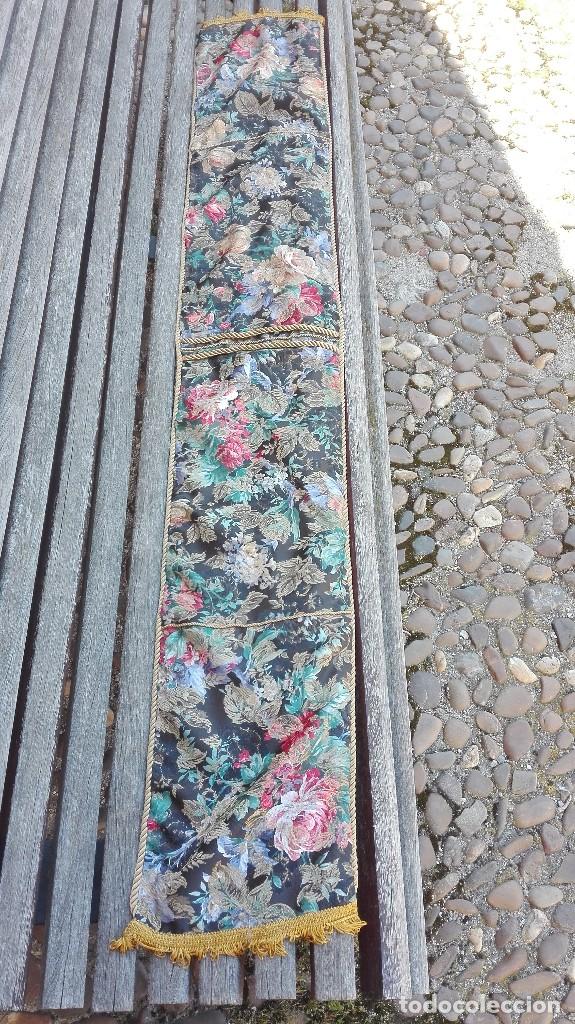 Antig&uuml;edades: Tapete de flores con cord&oacute;n rizado - Foto 1