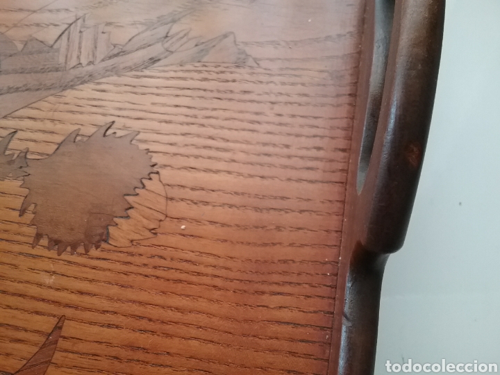 Antig&uuml;edades: Bandeja rectangular con marqueteria de Emile Gall&eacute;. - Foto 4