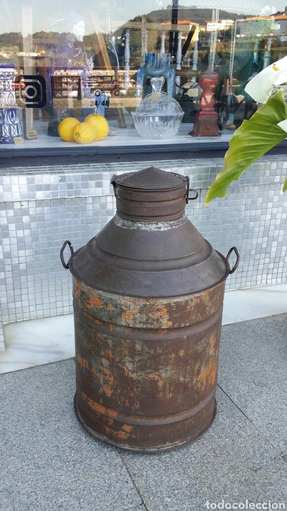 Antig&uuml;edades: Aceitera industrial antigua - Foto 2