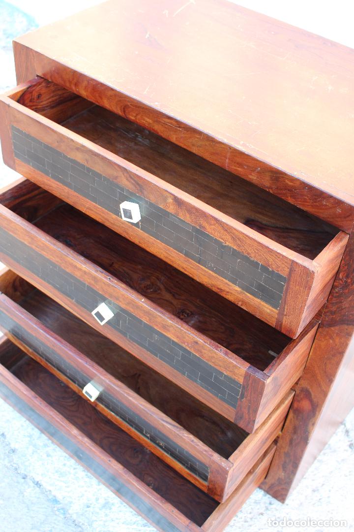Antig&uuml;edades: comoda en madera maciza - Foto 2