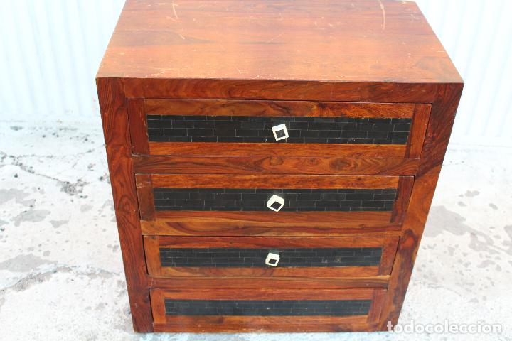Antig&uuml;edades: comoda en madera maciza - Foto 3