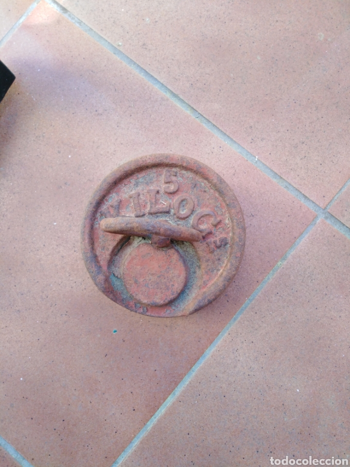 Antig&uuml;edades: Pesa de 5 kg - Foto 2