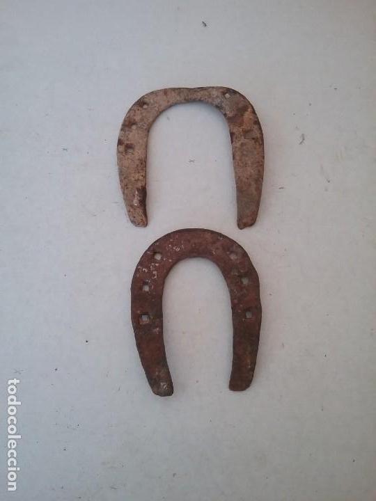 Antig&uuml;edades: Antiguas herraduras. - Foto 1