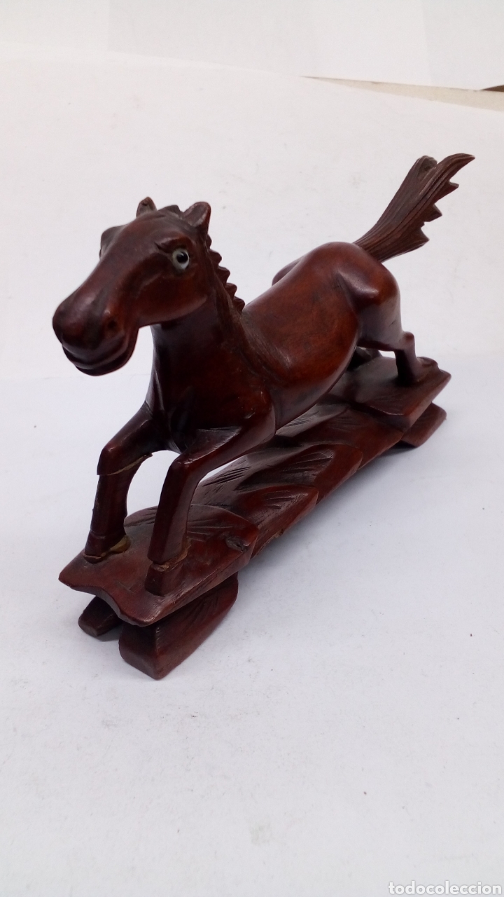 Antig&uuml;edades: Figura de madera forma caballos - Foto 2