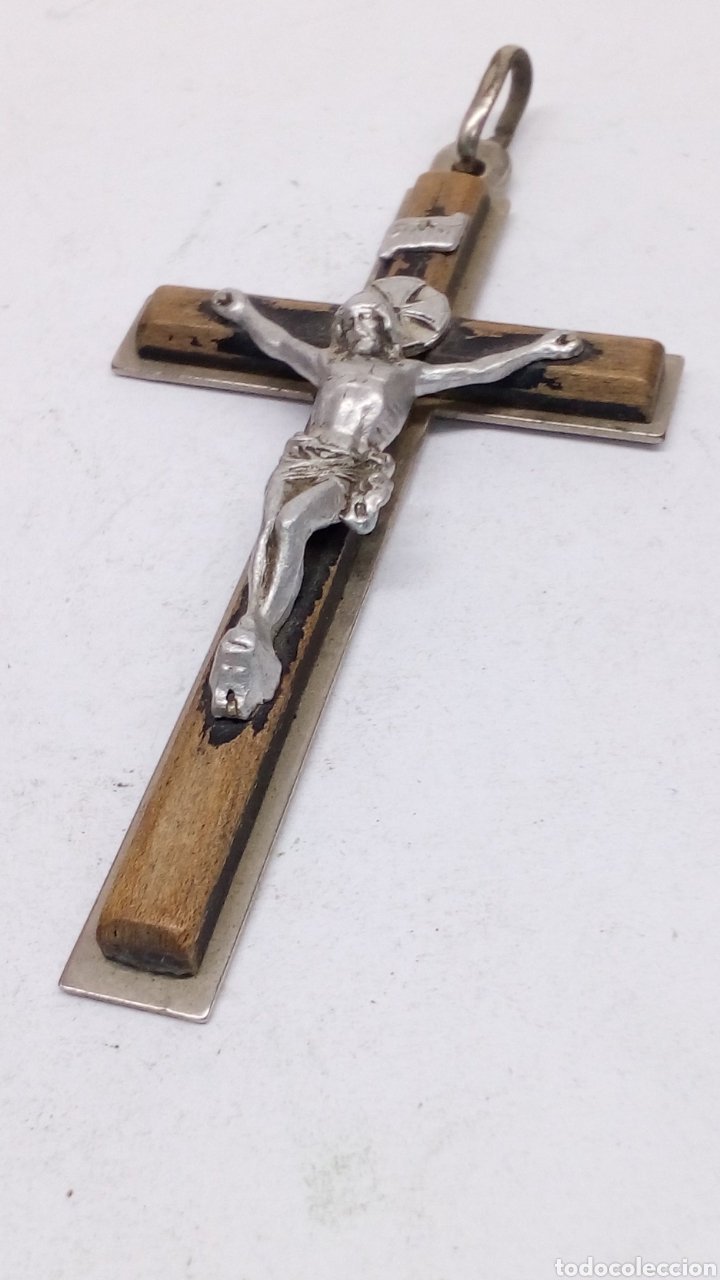 Antig&uuml;edades: Cruz de madera y metal - Foto 2