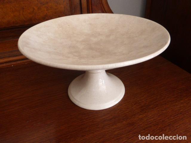 Antig&uuml;edades: ANTIGUO CENTRO DE MESA DE CERAMICA CUARTEADA - Foto 1