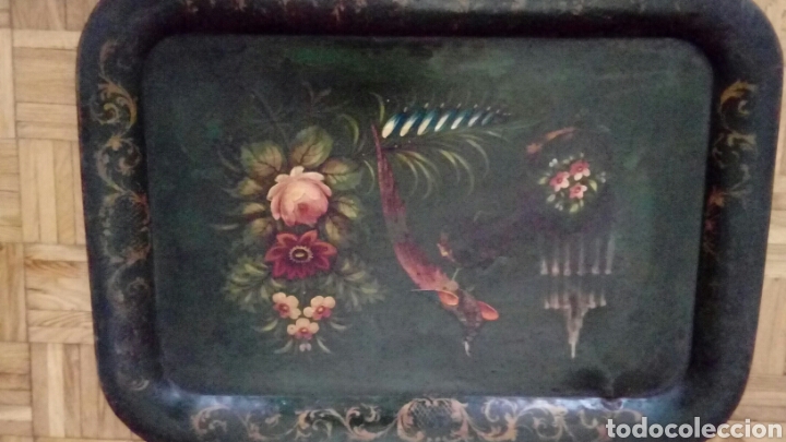 Antig&uuml;edades: Bandeja pintada fondo verde. - Foto 2