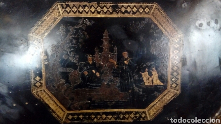Antig&uuml;edades: Bandeja de metal pintada - Foto 3