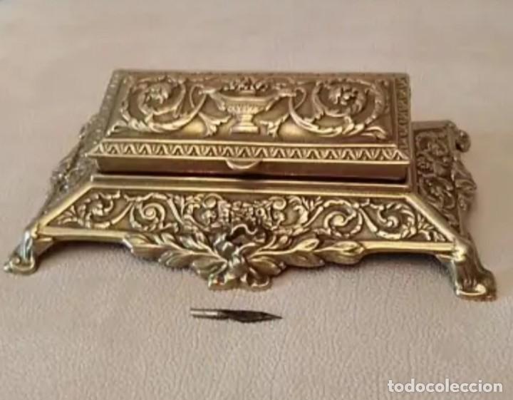 Antig&uuml;a Escribania de bronce