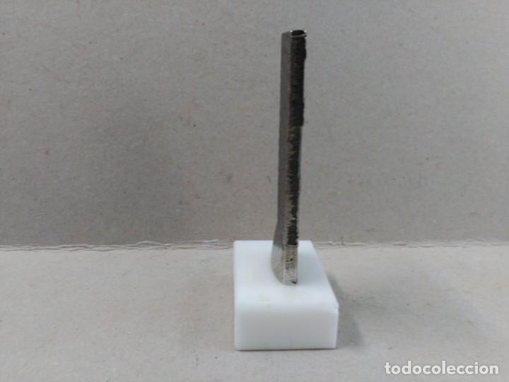 Antig&uuml;edades: SARGA DE SAN EUTROPIO, EL ESPINAR, EN METAL Y BASE DE MARMOL - Foto 4