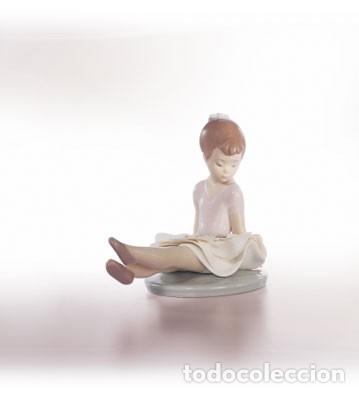 Antig&uuml;edades: Figura Petalos de Abril - Foto 1