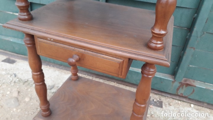 Antig&uuml;edades: Mesita auxiliar de madera maciza - Foto 3